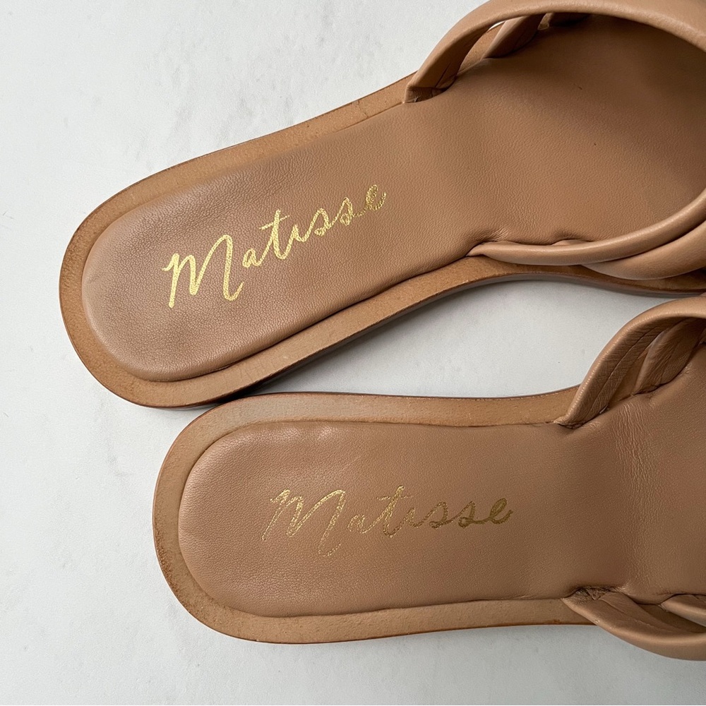 Matisse Tan Sandals with Crisscross Straps - Picture 3 of 5